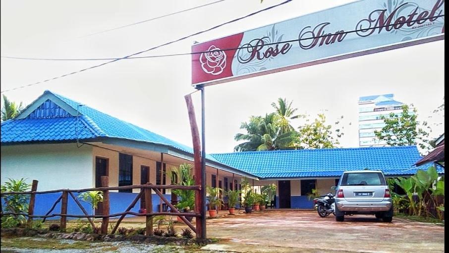 Rose Inn Motel Kuah Exterior photo